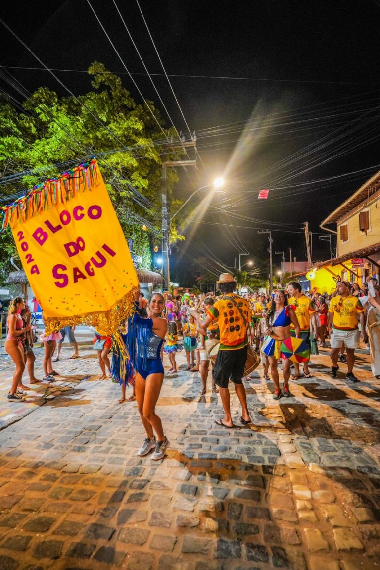 bloco de rua em Pipa