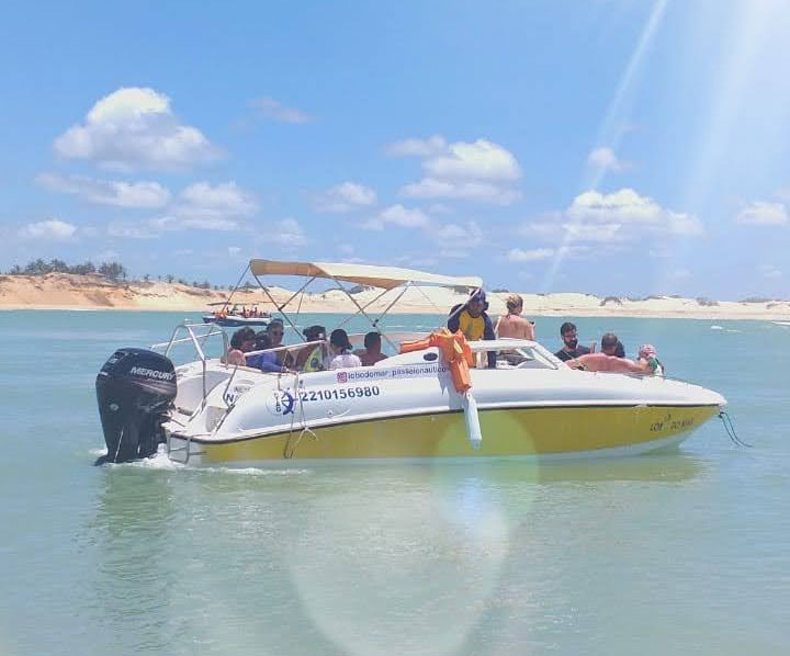 Passeio de Barco em Pipa da Abrace Tour