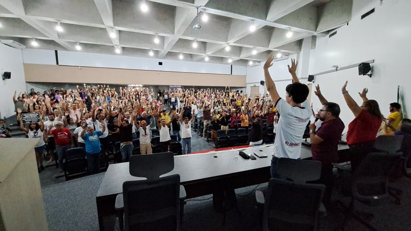Servidores técnico-administrativos da UFRN em assembleia DivulgaçãoSintestRN