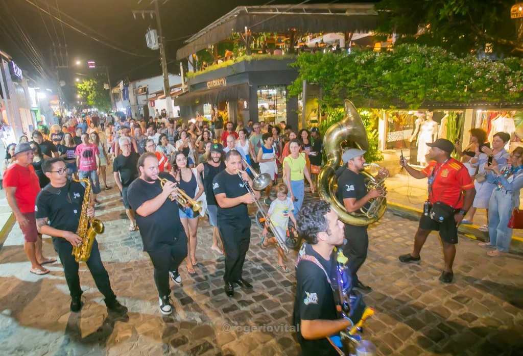 Cortejo com a Bossa & Jazz Street Band - Foto Rogério Vital