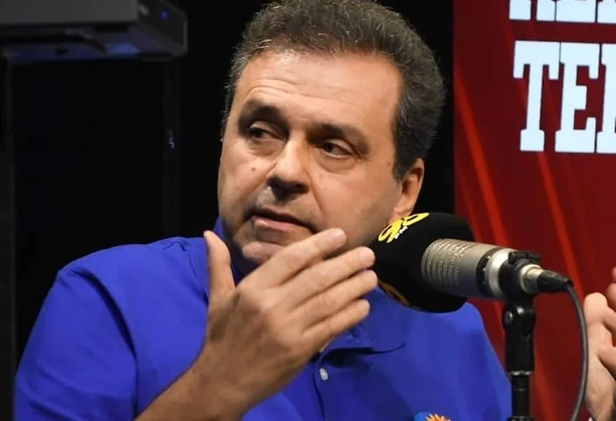 Carlos Eduardo em entrevista a 98 FM foto reprodução