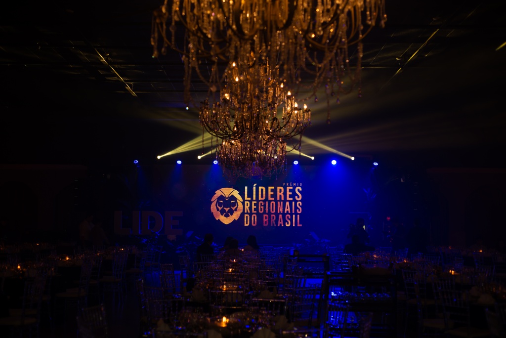 PREMIO-LIDERES