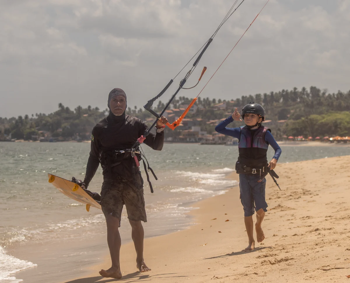 Aula iniciantes Kite Master Barra de Cunhau RN 2 foto Iraktan Ramos