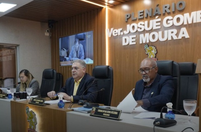 Sessão na câmara municipal de Tibau do Sul