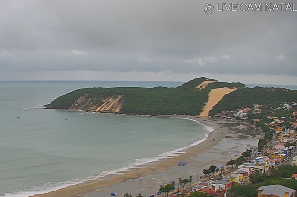 Alagamento em Ponta Negra foto Live Cam Natal