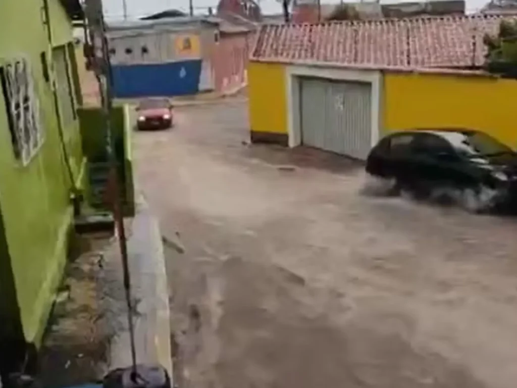 Chuvas fortes causam transtornos principalmente na ladeira do largo da Igreja na Praia da Pipa