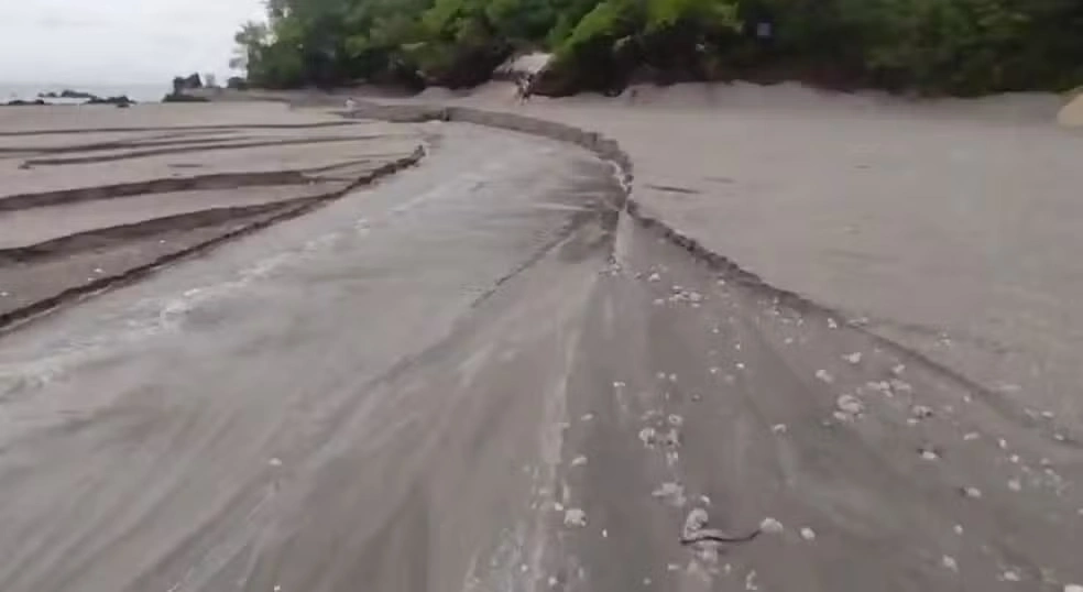 vala da chuva na praia de pontra negra