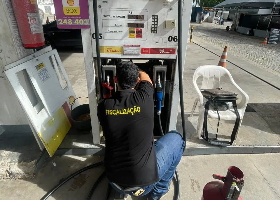 IPEM RN intensifica fiscalização de bombas de combustíveis e balanças na Grande Natal 