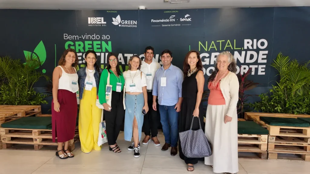 participantes posando para a foto