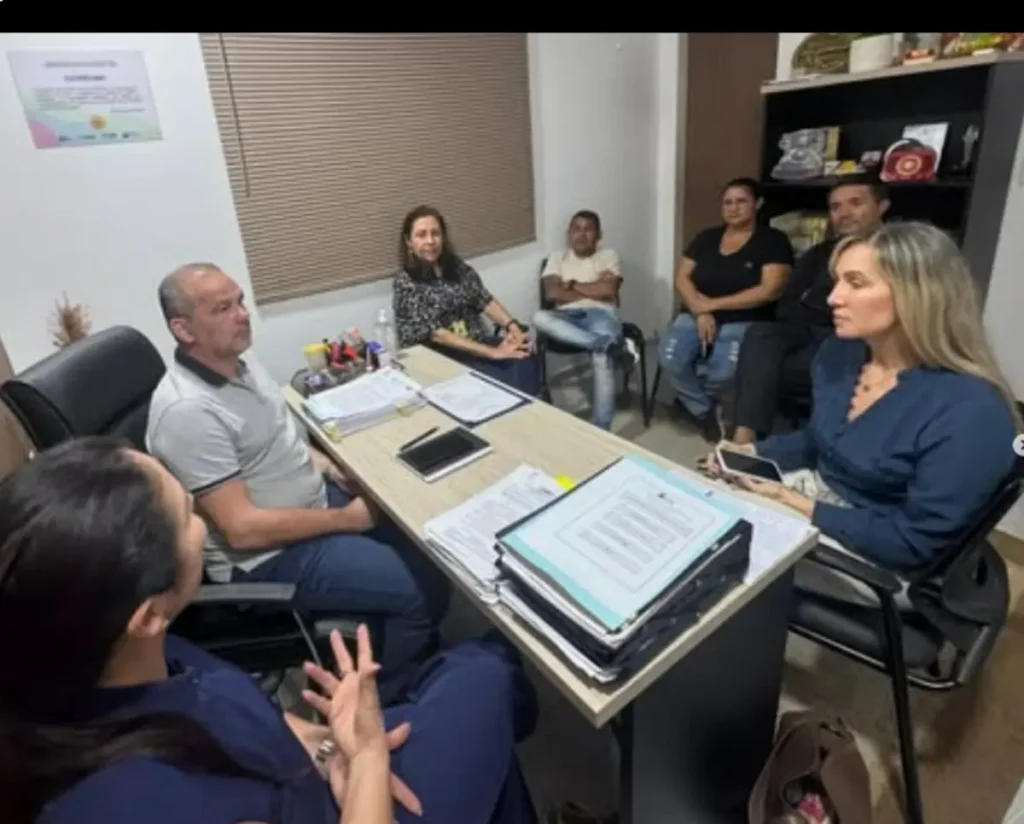 autoridades reunidas