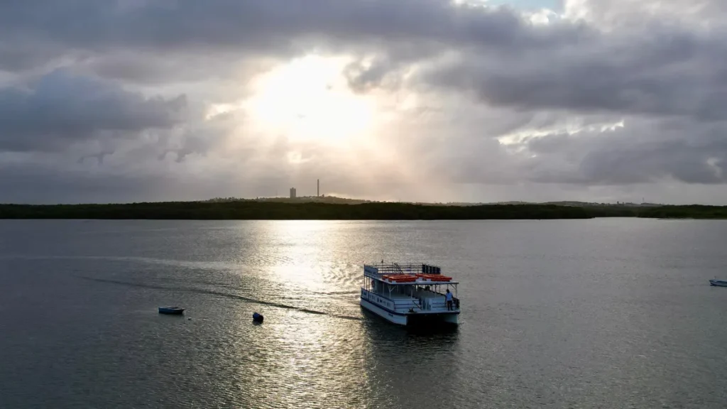 BARCO NO RIO POTENGI