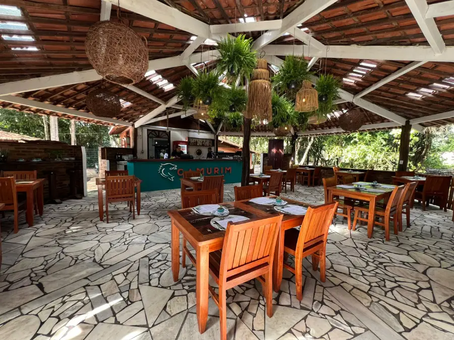 espaço do restaurante camucim