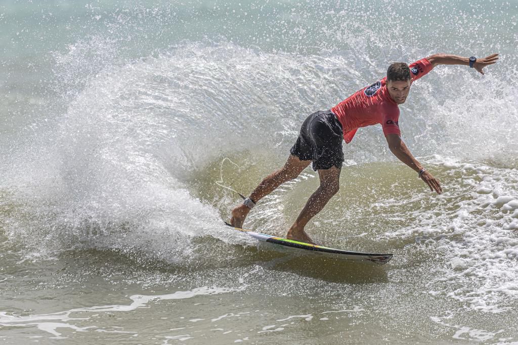 Israel Jr Foto Fabriciano Junior CBSurf