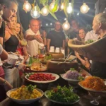 pessoas em volta da mesa