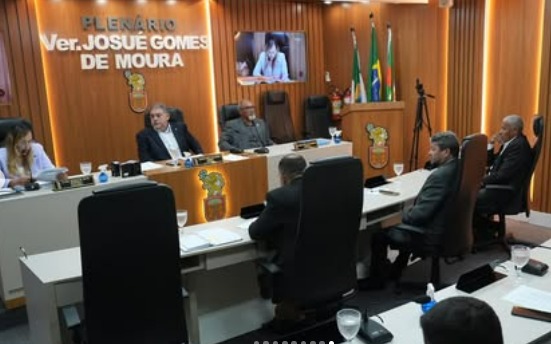 Sessão legislativa na Camara de Tibau do Sul foto reprodução