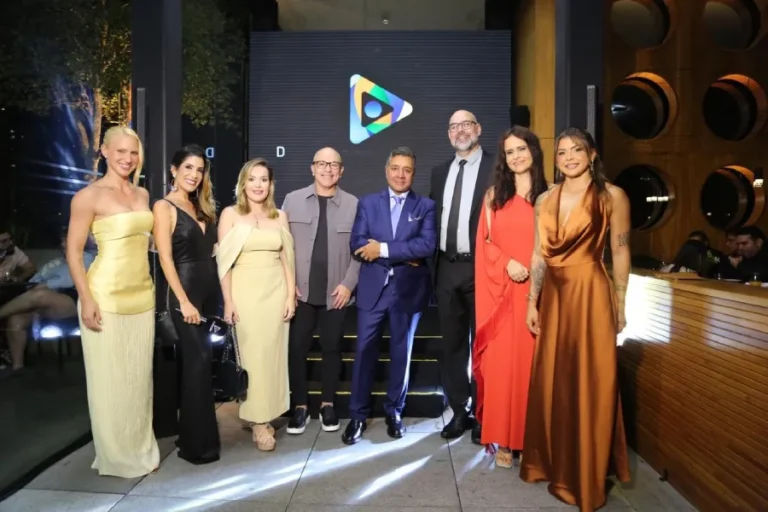 Eduardo Ramos e os apresentadores da RUMA TV