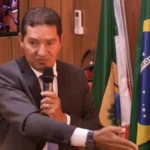 Prefeito em sessão na câmara