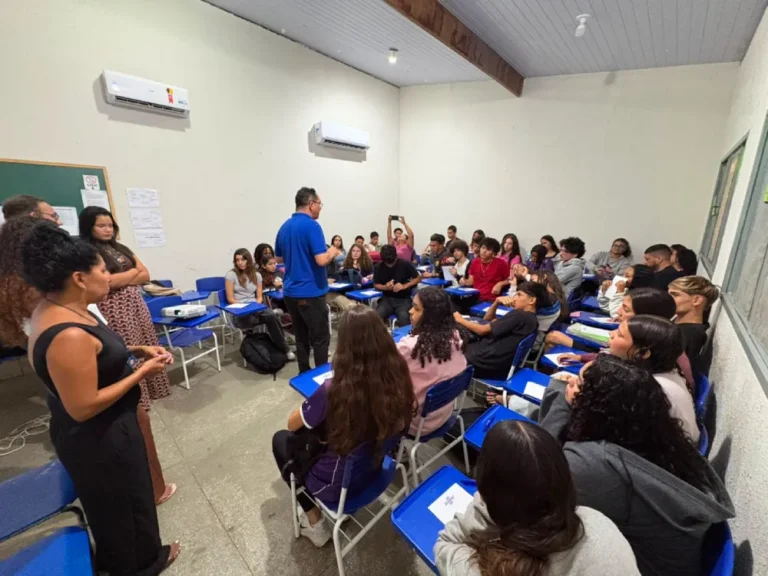 Treinamento IA em Sala de Saula Tibau do Sul