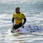 Italo segue com a camisa amarela pós WSL Fiji Pro foto divulgação