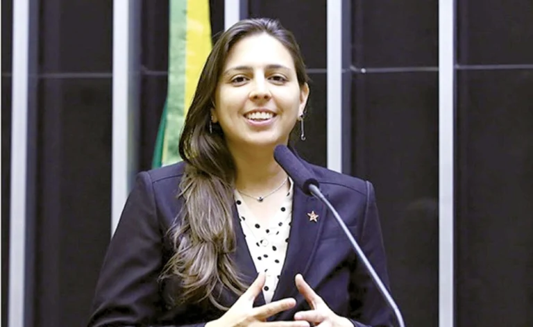Natália Bonavides na Câmara dos Deputados Foto AGÊNCIA CÂMARA