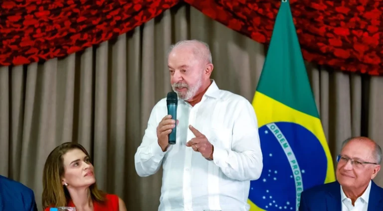 O presidente Lula fala em reunião de coordenação com aliados foto Ricardo Stuckert